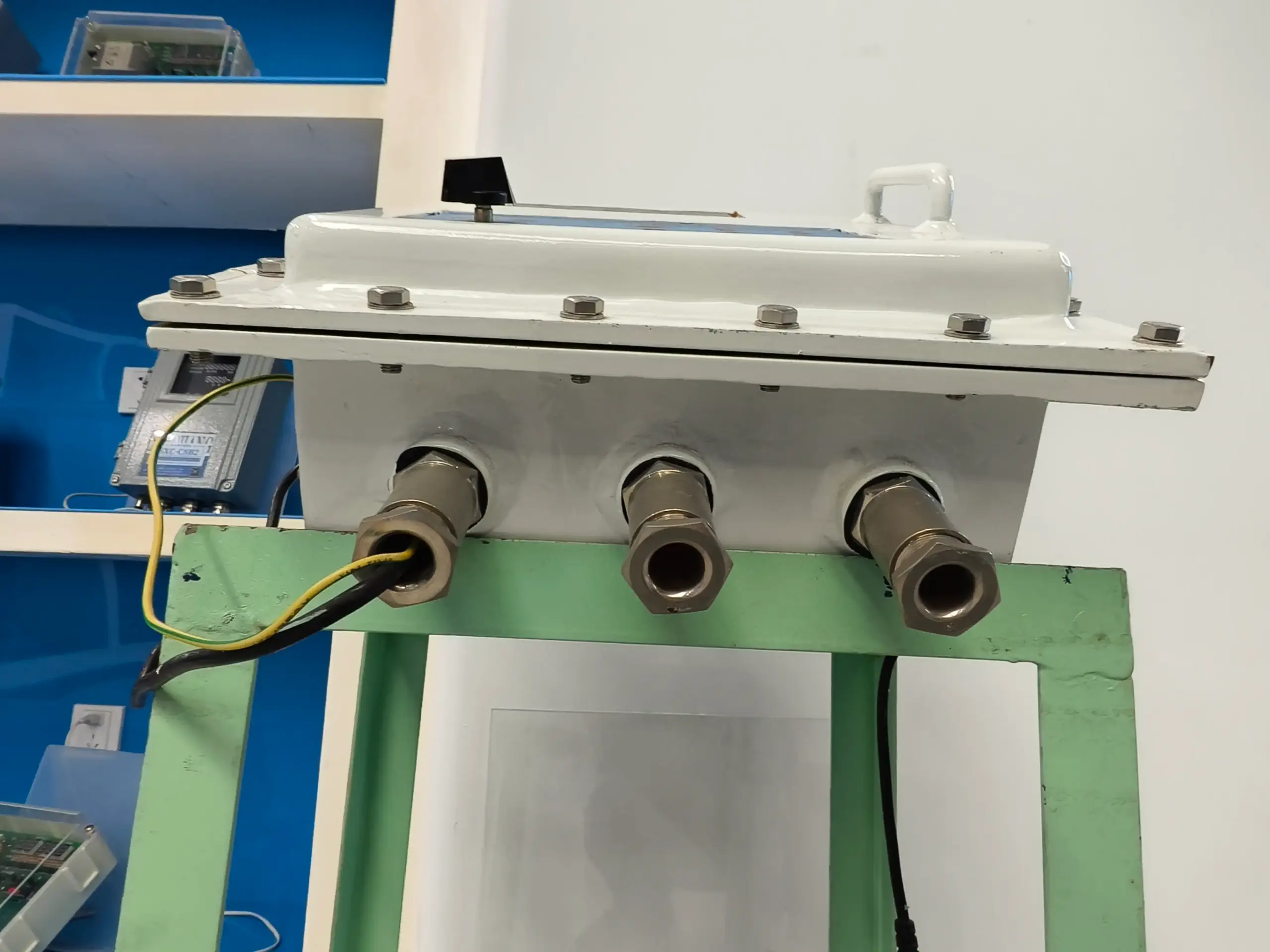 Xiechang® SXC-FB explosion-proof controller product detail view 1